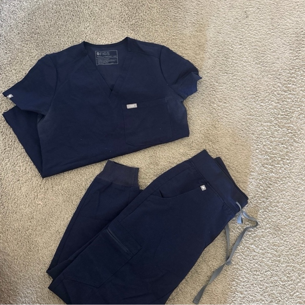 Figs Deep Blue Scrub Set